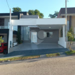 Casa à venda com 2 quartos, sendo 1 suíte, no condomínio Horto Florestal Villagio, Sorocaba - SP