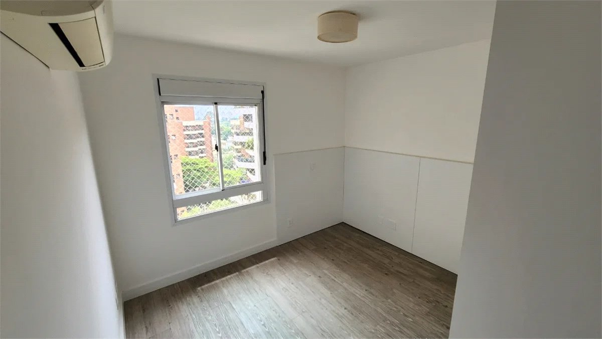 Apartamento à venda com 3 quartos, sendo 2 suítes, em Paraíso do Morumbi, São Paulo, SP