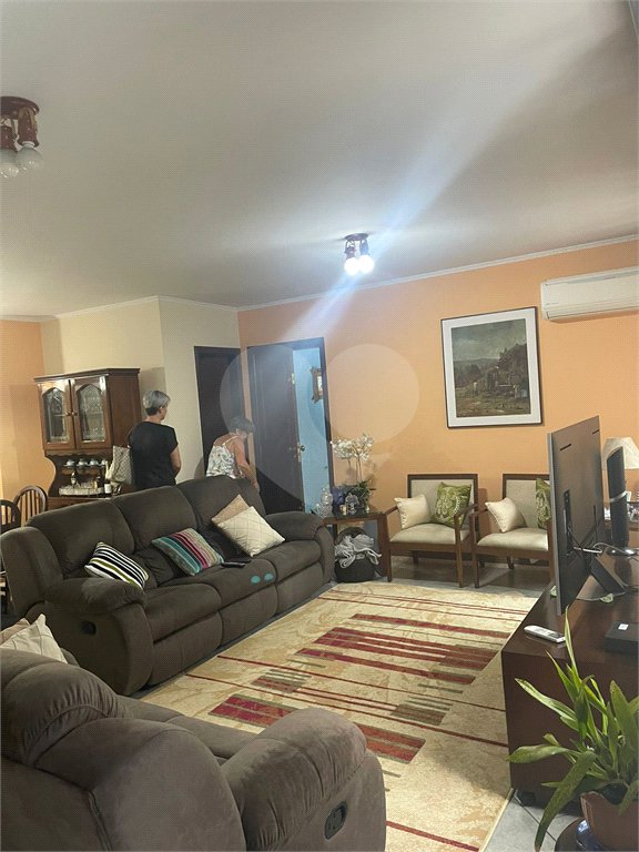 Sobrado à venda com 4 quartos, sendo 1 suíte, em Tremembé, São Paulo, SP