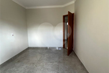 Casa à venda com 4 quartos, sendo 2 suítes, em Residencial Ponta Porã I, Ponta Porã, MS