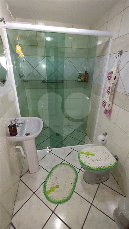 Sobrado à venda com 4 quartos, sendo 3 suítes, em Parque São Domingos, São Paulo, SP
