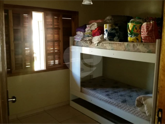 Sobrado à venda com 3 suítes em Barreiro, Mairiporã, SP