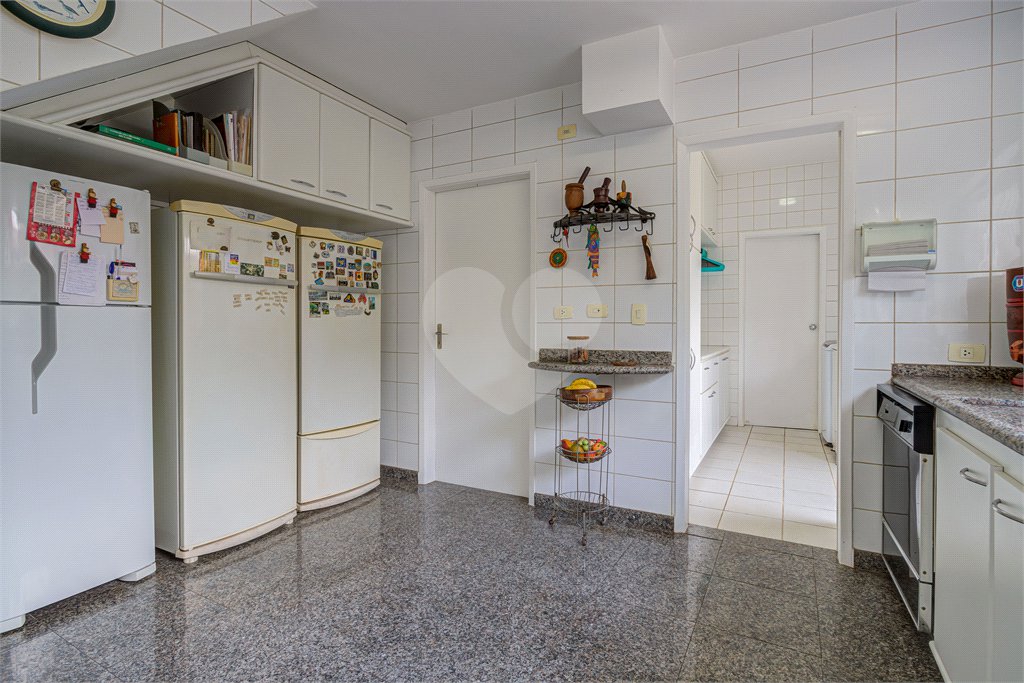 Sobrado à venda com 5 quartos, sendo 3 suítes, em Chácara Monte Alegre, São Paulo, SP