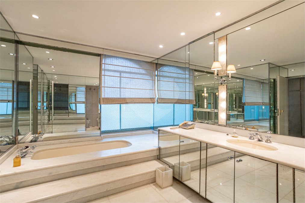 Apartamento à venda com 4 suítes em Jardim Paulistano, São Paulo, SP