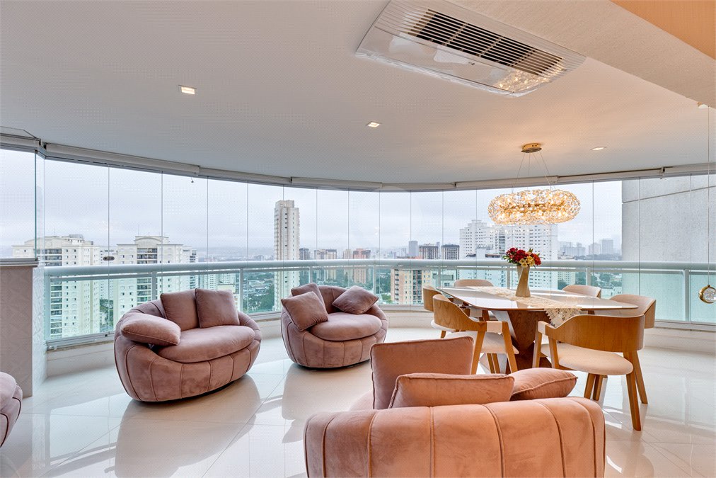 Apartamento à venda com 4 suítes em Vila Sofia, São Paulo, SP