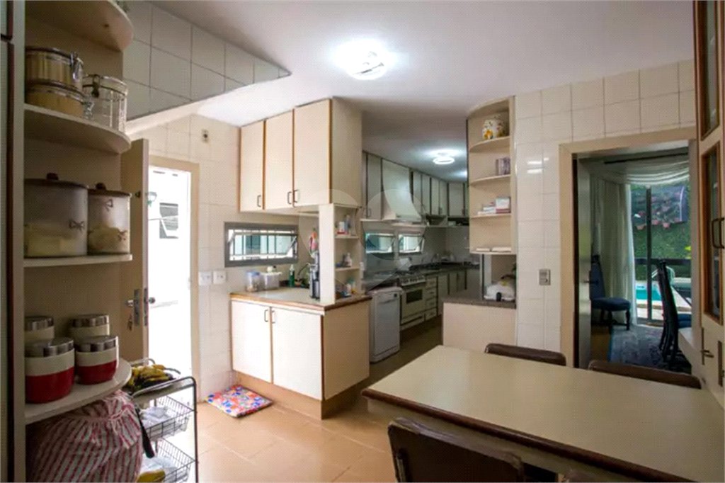 Casa à venda com 3 suítes no condomínio Praça Coronel Fernandes de Lima,47, São Paulo - SP