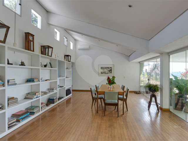 Casa à venda com 3 quartos, sendo 1 suíte,  em Guarapiranga, São Paulo, SP