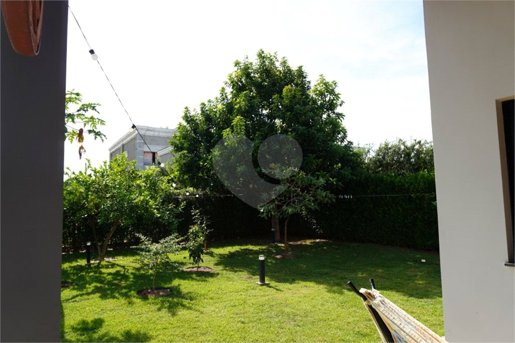 Casa à venda com 4 quartos, sendo 2 suítes, no condomínio Primavera, Salto - SP