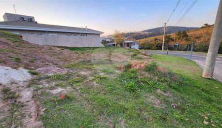 Terreno à venda no condomínio Santa Isabel I, Louveira - SP