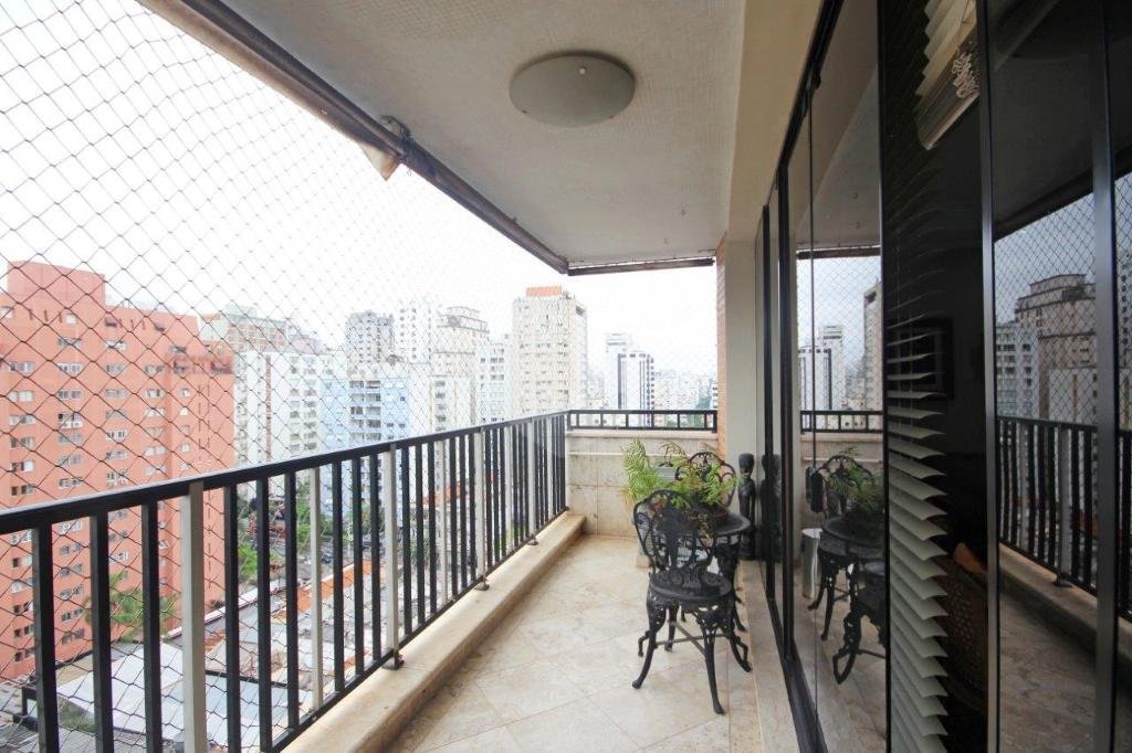 Apartamento à venda com 3 quartos, sendo 1 suíte, em Jardim Paulista, São Paulo, SP