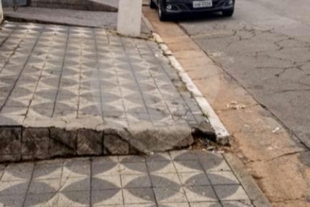 Sobrado à venda com 3 quartos, sendo 1 suíte,  em Parque Vitória, São Paulo, SP