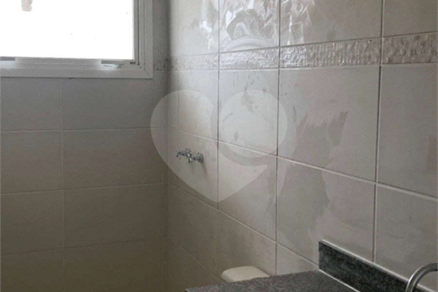 Casa à venda com 3 quartos, sendo 1 suíte, no condomínio Marfi Iii- Fase Iii, Bom Jesus dos Perdões - SP