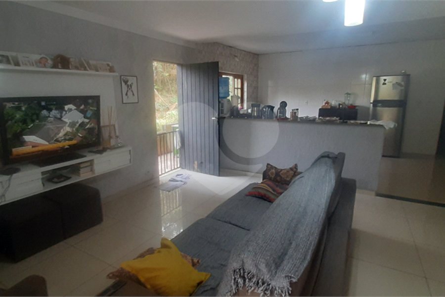 Sobrado à venda com 3 quartos, sendo 1 suíte, em Serra da Cantareira, Mairiporã, SP