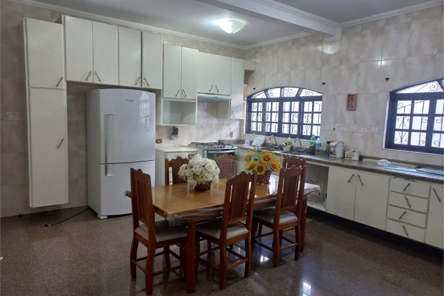 Sobrado à venda ou para alugar com 4 quartos, sendo 2 suítes,  em Barro Branco (zona Norte), São Paulo, SP