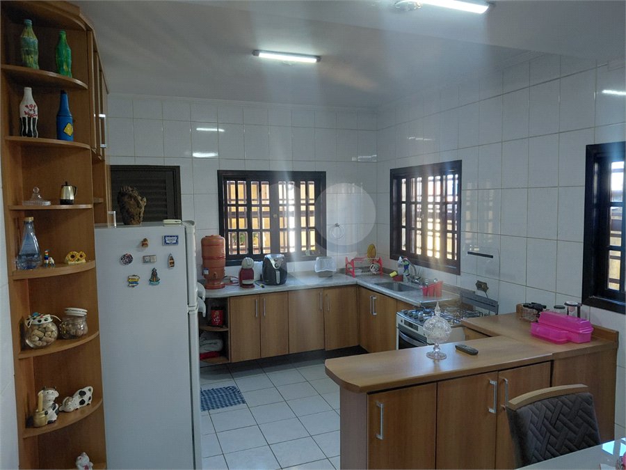 Sobrado à venda com 3 quartos, sendo 1 suíte,  em Tremembé, São Paulo, SP