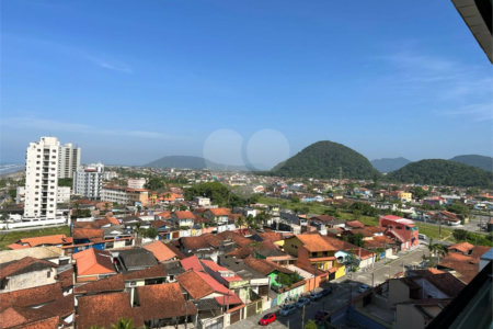 Apartamento à venda com 2 quartos, sendo 1 suíte, no Centro, Mongaguá, SP