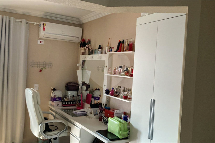 Sobrado à venda com 3 quartos, sendo 1 suíte, em Jardim Santa Beatriz, Guarulhos, SP