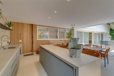 Casa à venda com 3 suítes no condomínio Residencial Canumã, São Paulo - SP