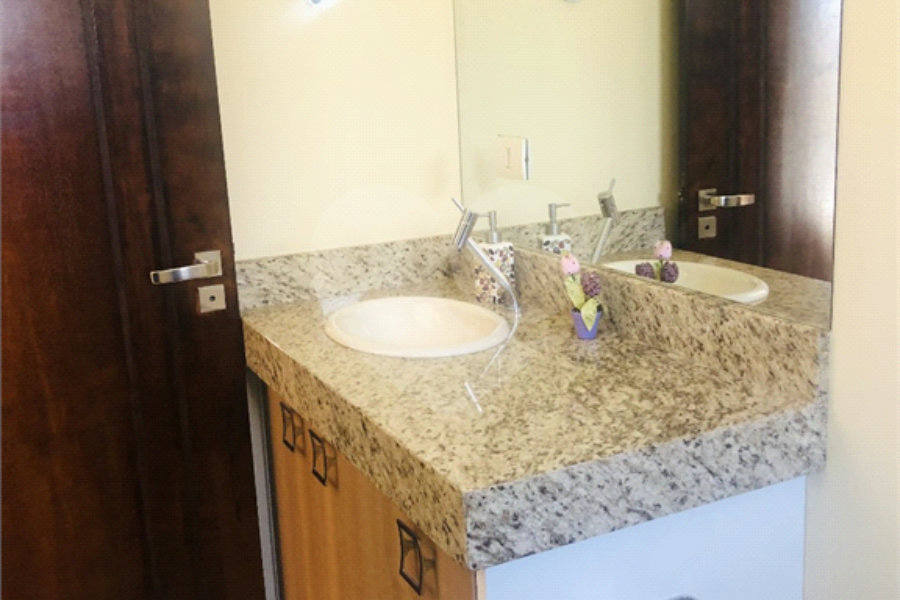 Sobrado à venda com 3 quartos, sendo 1 suíte, em Jardim Peri, São Paulo, SP