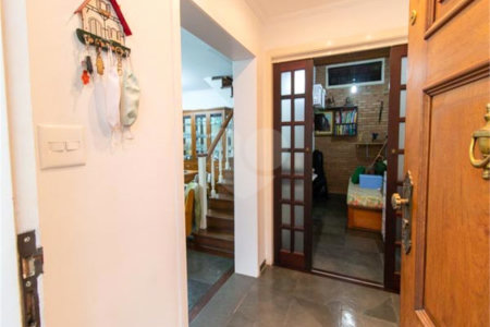 Sobrado à venda com 3 quartos, sendo 1 suíte, em Alto da Boa Vista, São Paulo, SP