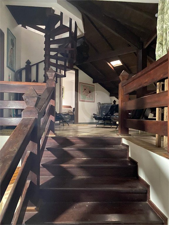 Casa à venda com 6 suítes em Massaguaçu, Caraguatatuba, SP