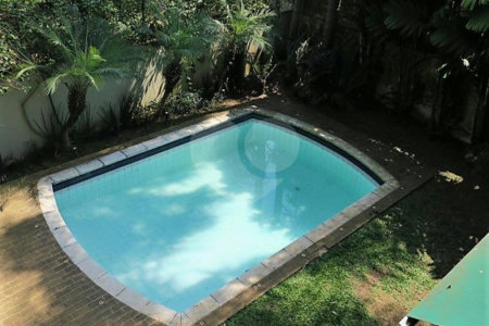 Casa à venda com 4 quartos, sendo 2 suítes, em Jardim Morumbi, São Paulo, SP