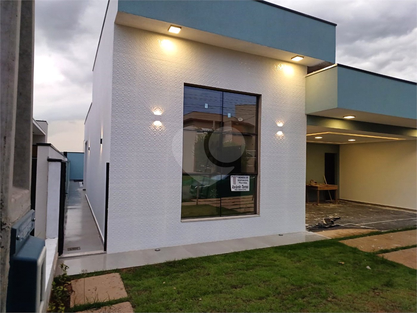 Casa à venda com 3 suítes no condomínio Residencial Alto de Itaici, Indaiatuba - SP