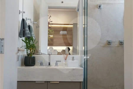 Casa à venda ou para alugar com 4 suítes no condomínio Figueira Garden, Atibaia - SP