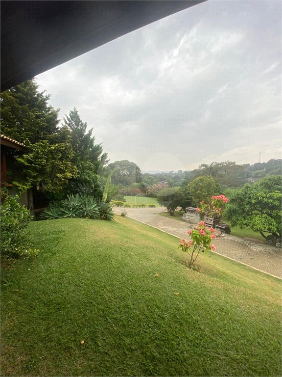 Casa à venda com 4 suítes no condomínio Vale da Santa Fé, Vinhedo - SP