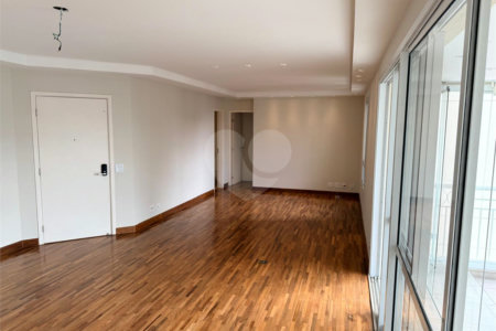Apartamento à venda com 3 suítes em Vila Andrade, São Paulo, SP