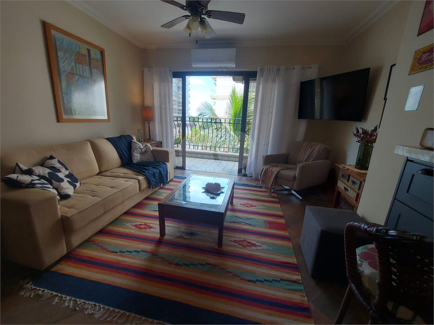 Apartamento à venda com 3 quartos, sendo 1 suíte,  em Enseada, Guarujá, SP