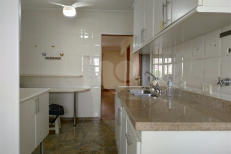 Apartamento para alugar com 3 suítes em Campo Belo, São Paulo, SP
