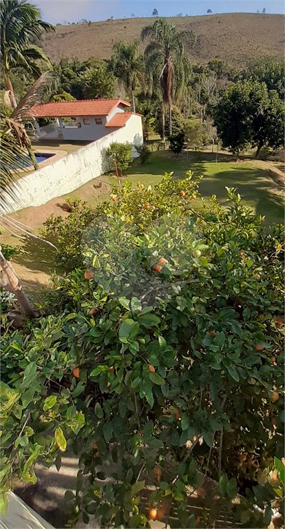 Casa à venda com 4 quartos, sendo 1 suíte, no Centro, Bom Jesus dos Perdões, SP