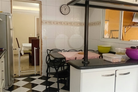 Casa à venda com 4 quartos, sendo 2 suítes, no condomínio Canamari, São Paulo - SP