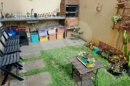 Casa à venda com 3 quartos, sendo 1 suíte,  no condomínio Moradas do Horto, São Paulo - SP
