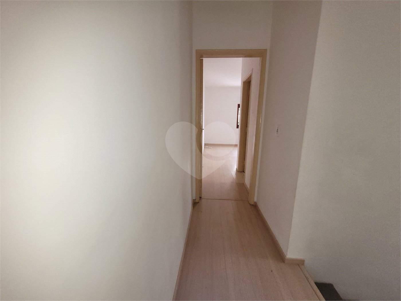 Casa à venda com 3 quartos, sendo 1 suíte, em Parque Maria Domitila, São Paulo, SP