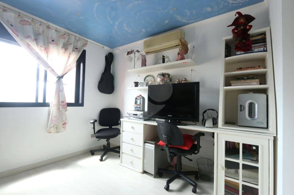 Apartamento à venda com 4 quartos, sendo 2 suítes,  em Vila Uberabinha, São Paulo, SP