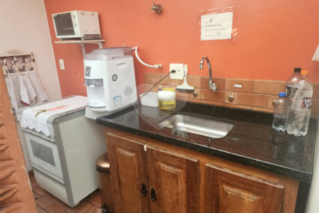 Sobrado à venda com 4 quartos, sendo 1 suíte, em Água Branca, São Paulo, SP
