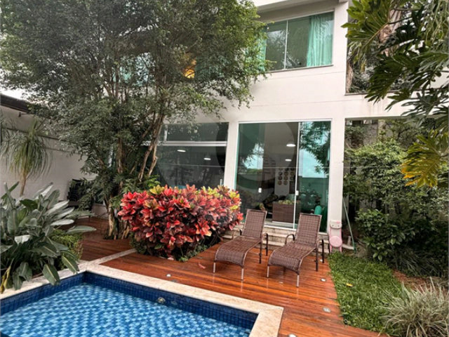 Sobrado à venda com 4 suítes em Jardim Floresta, São Paulo, SP