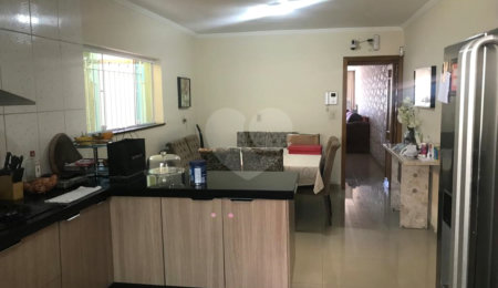 Sobrado à venda com 3 quartos, sendo 1 suíte, em Vila Guilherme, São Paulo, SP