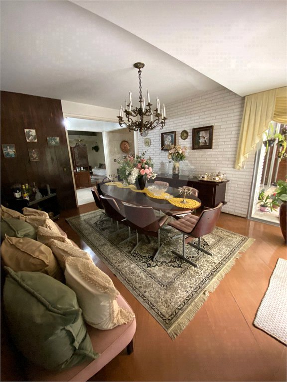 Casa à venda com 4 quartos, sendo 1 suíte,  em Vila Oliveira, Mogi das Cruzes, SP