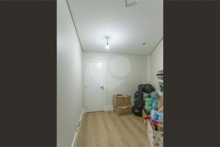 Apartamento à venda com 3 quartos, sendo 1 suíte, em Vila Anastácio, São Paulo, SP