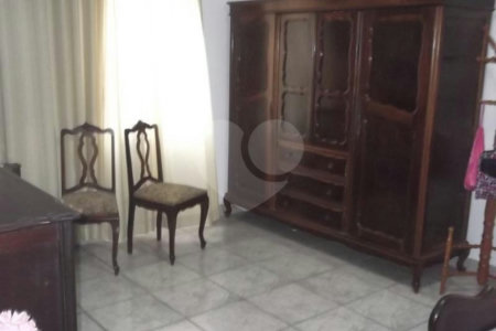 Casa Térrea à venda com 3 quartos em Vila Brasilina, São Paulo, SP