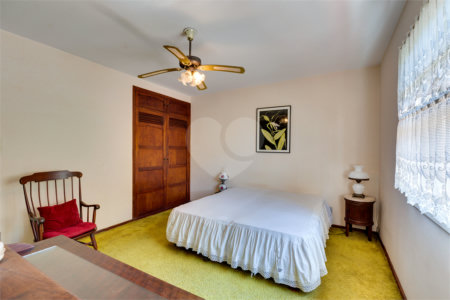Casa à venda com 4 quartos, sendo 1 suíte,  em Jardim Marajoara, São Paulo, SP