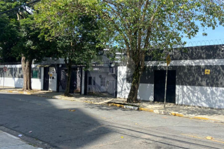 Casa à venda com 2 quartos no condomínio Carvalho Lagares, Poá - SP