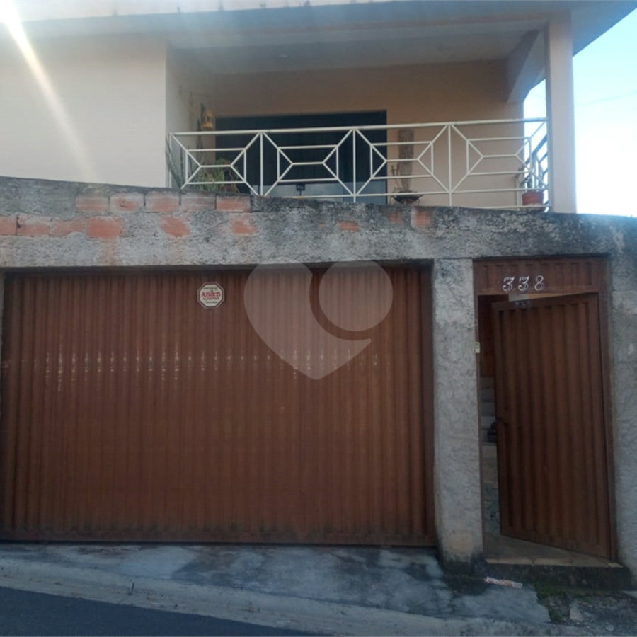 Casa à venda com 2 suítes em Jardim Santa Bárbara, Atibaia, SP