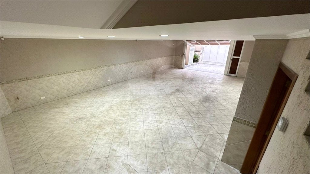 Casa à venda com 4 quartos, sendo 3 suítes, em Vila Galvão, Guarulhos, SP