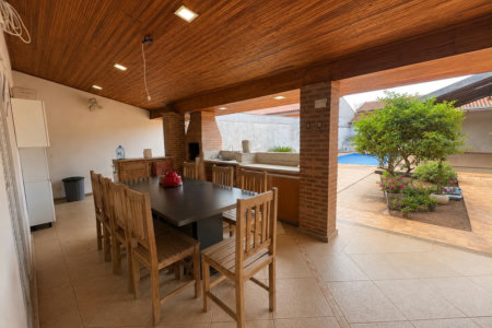 Casa à venda com 4 quartos, sendo 1 suíte,  em Vila Nova, Três Lagoas, MS