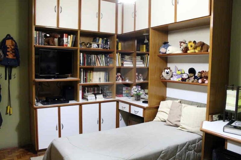 Casa à venda com 3 quartos, sendo 1 suíte, em Vila das Mercês, São Paulo, SP