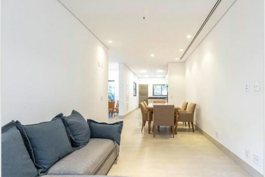 Casa à venda com 3 quartos, sendo 2 suítes, no condomínio Residencial Erika, São Paulo - SP
